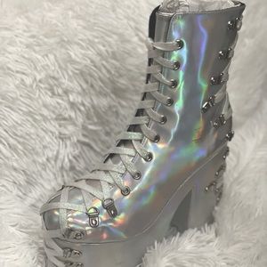 Asian doll (given them to me) not worn !!